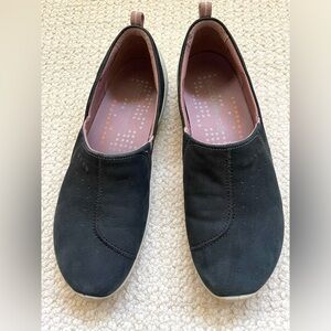EUC 🖤 | Ecco Black and Pink Slip-On Shoes